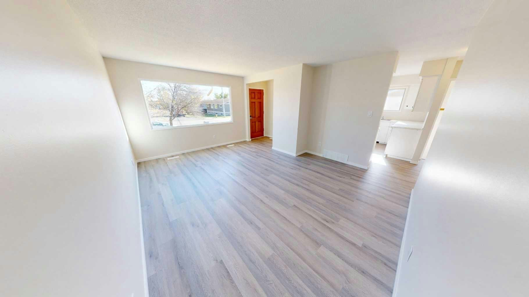 10818 93a Street, Grande Prairie, AB, T8V 1Y7 - 3