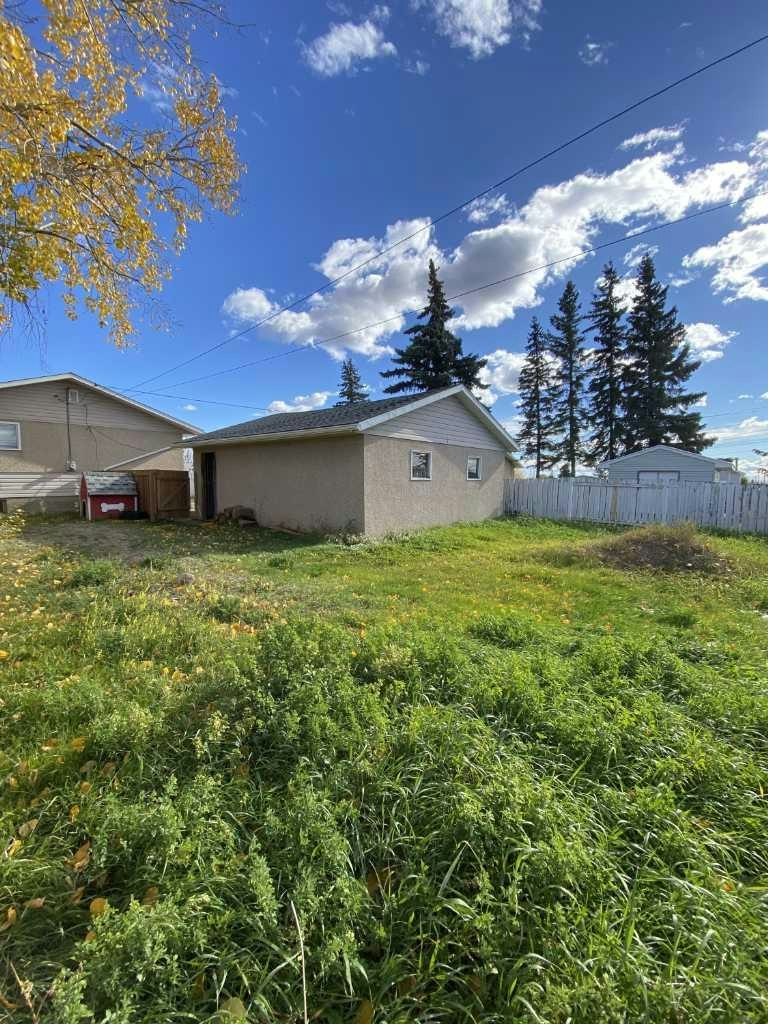 10818 93a Street, Grande Prairie, AB, T8V 1Y7 - 17