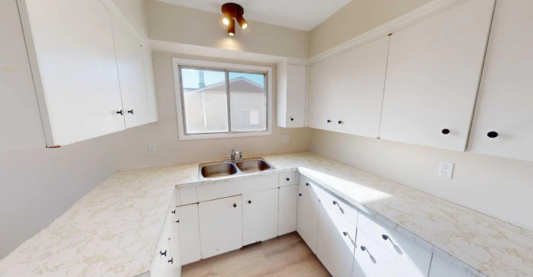 10818 93a Street, Grande Prairie, AB, T8V 1Y7 - 4