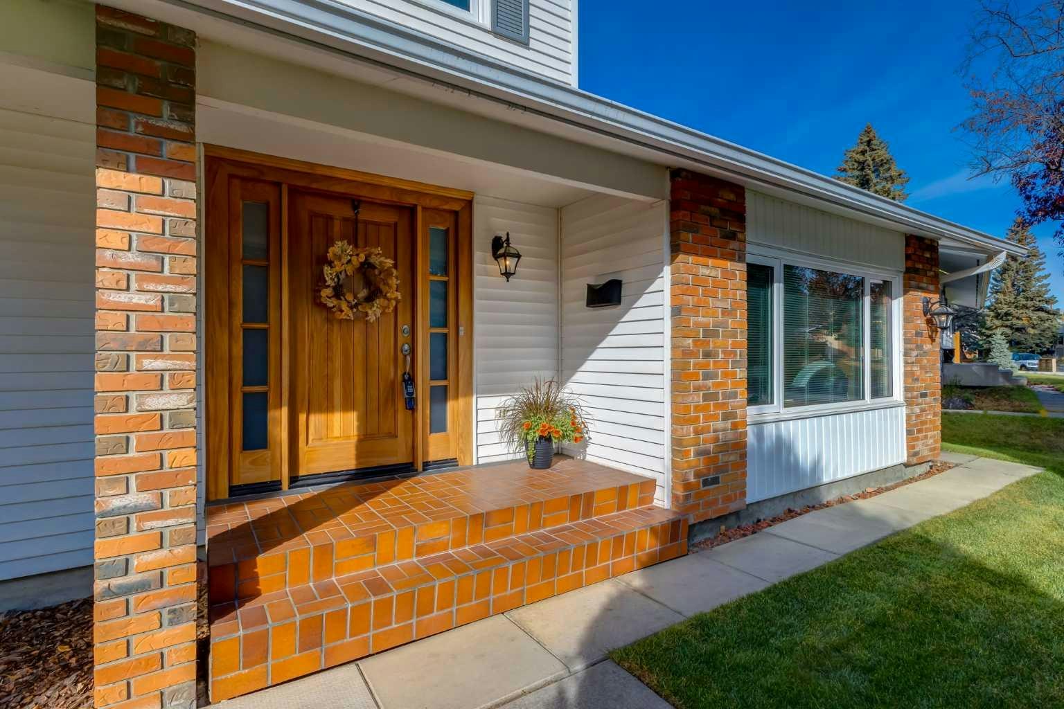10723 Maplebend Drive SE, Calgary, AB, T2J 1X3