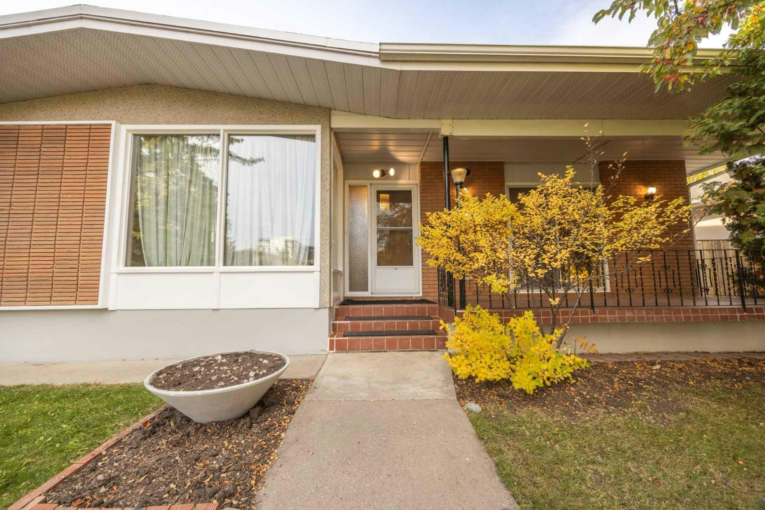 53 Kentish Drive SW, Calgary, AB, T2V 2L4