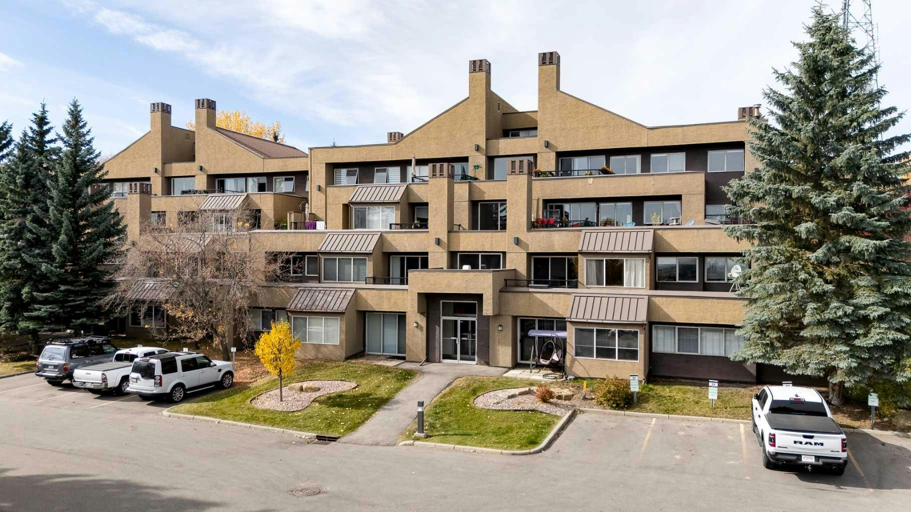 3-125 Village Heights SW, Calgary, AB, T3H 2L2
