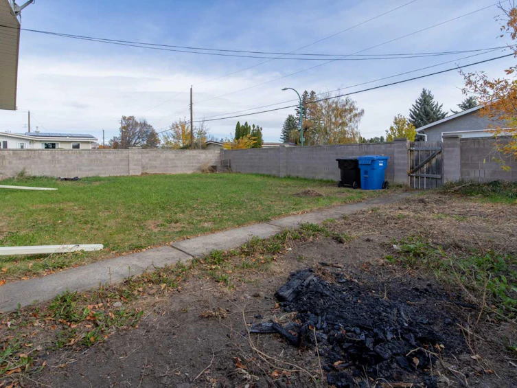2504 7 Avenue N, Lethbridge, AB, T1H 0Z4 - 28