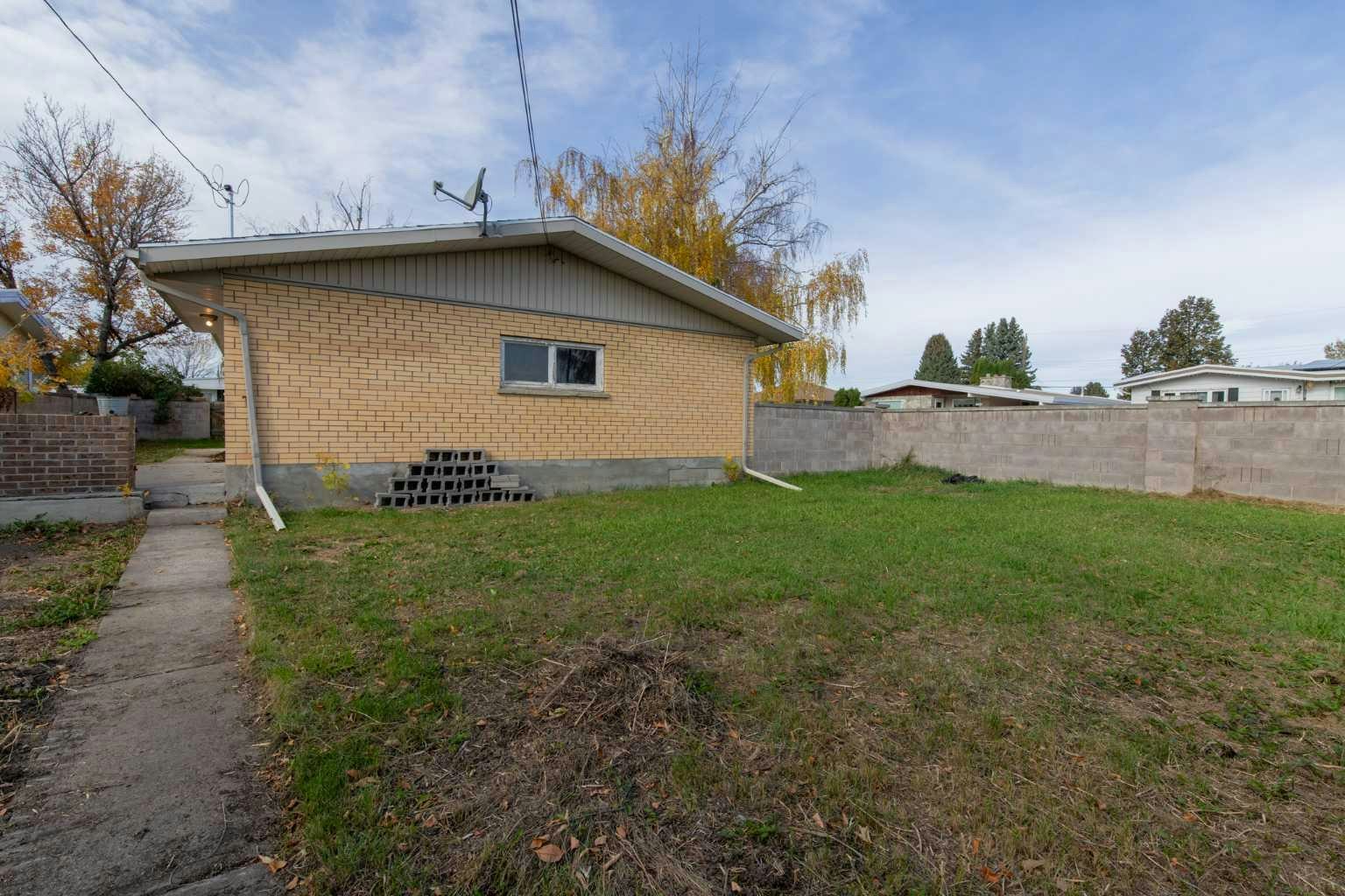 2504 7 Avenue N, Lethbridge, AB, T1H 0Z4 - 30