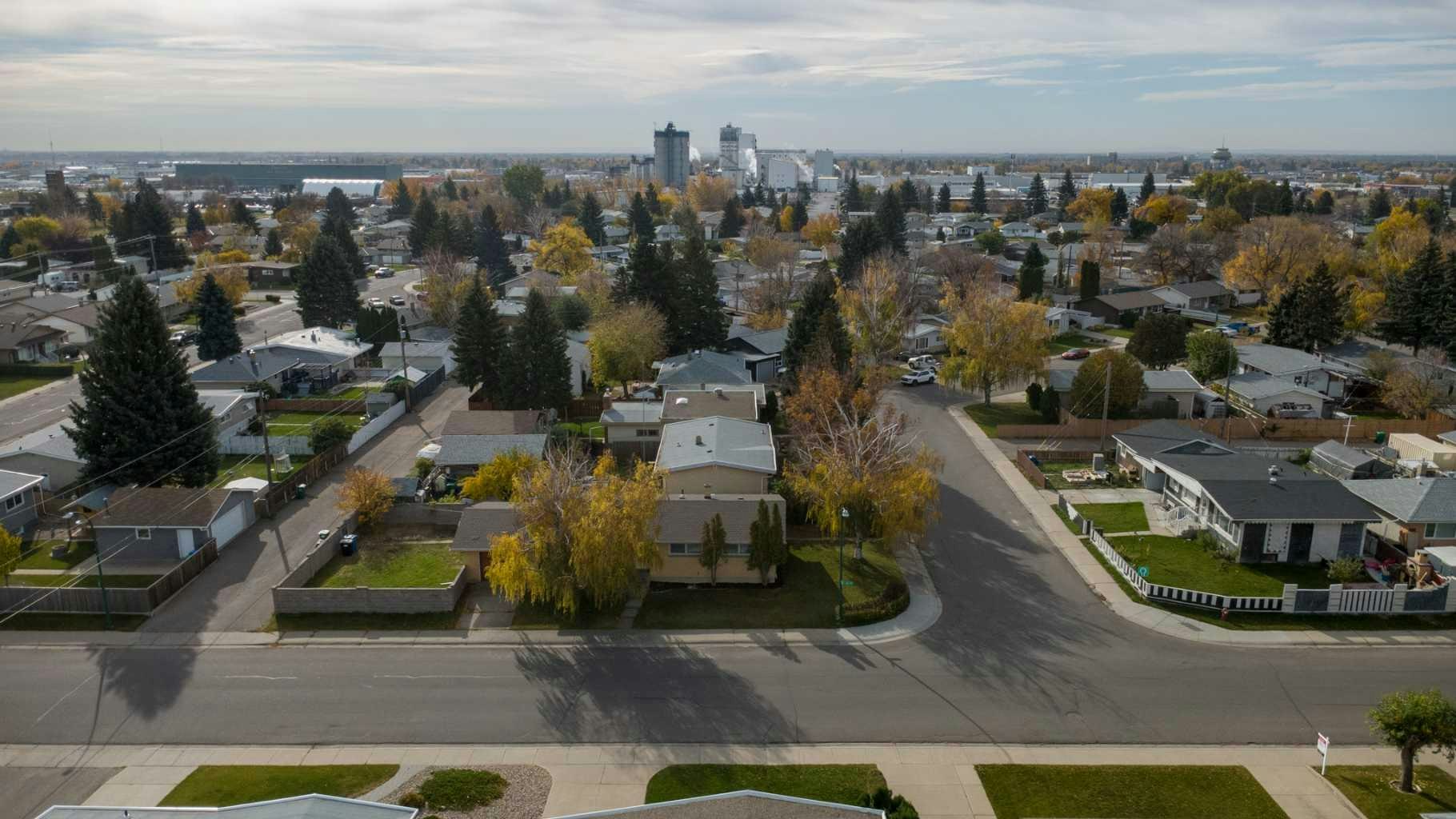 2504 7 Avenue N, Lethbridge, AB, T1H 0Z4 - 32