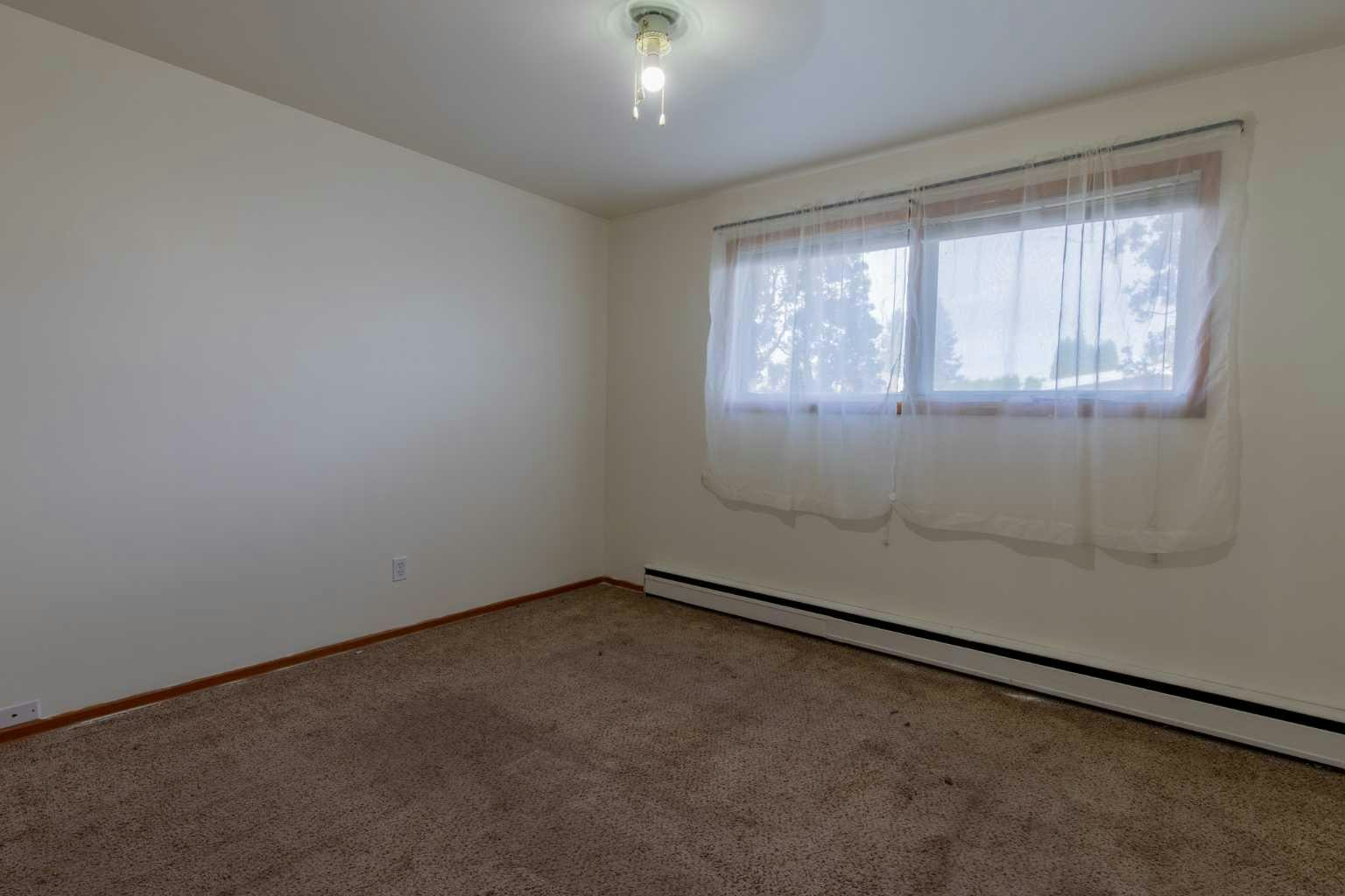 2504 7 Avenue N, Lethbridge, AB, T1H 0Z4 - 14