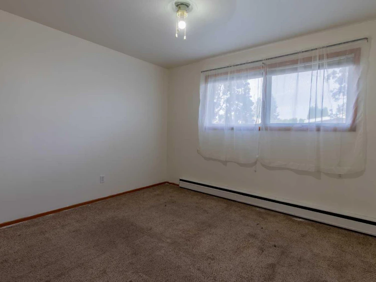 2504 7 Avenue N, Lethbridge, AB, T1H 0Z4 - 14