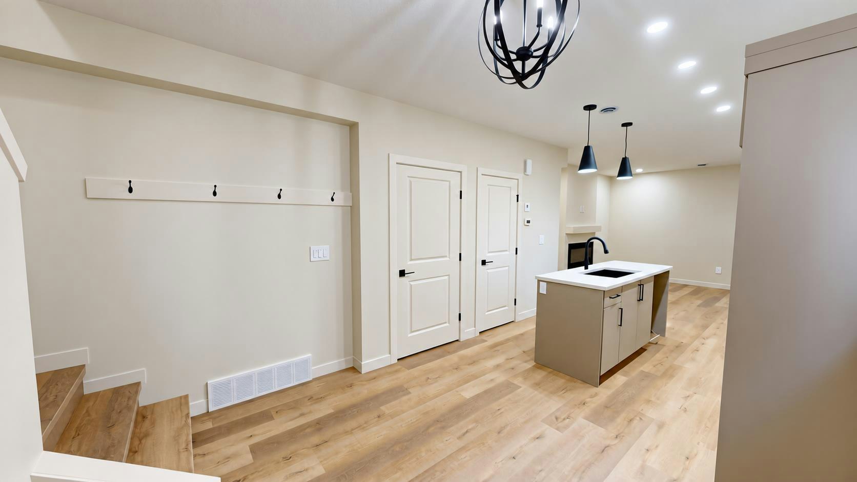 A-8870 85a Avenue, Grande Prairie, AB, T8X 0R5 - 3