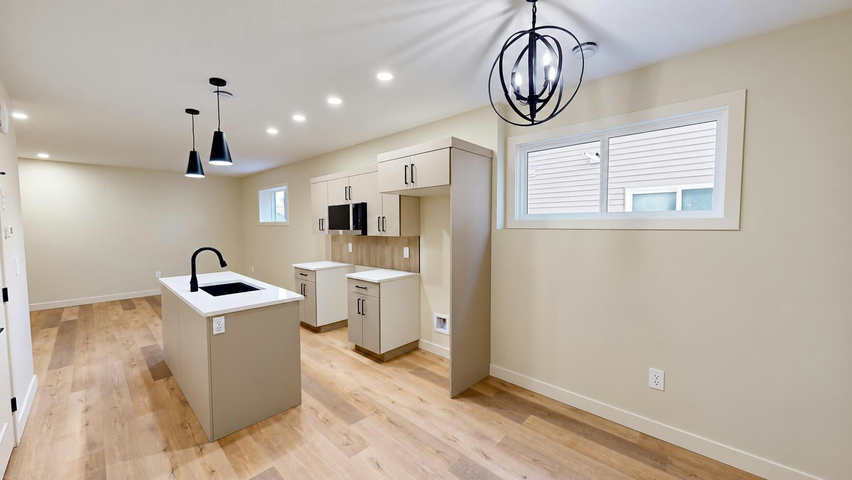 A-8870 85a Avenue, Grande Prairie, AB, T8X 0R5 - 4