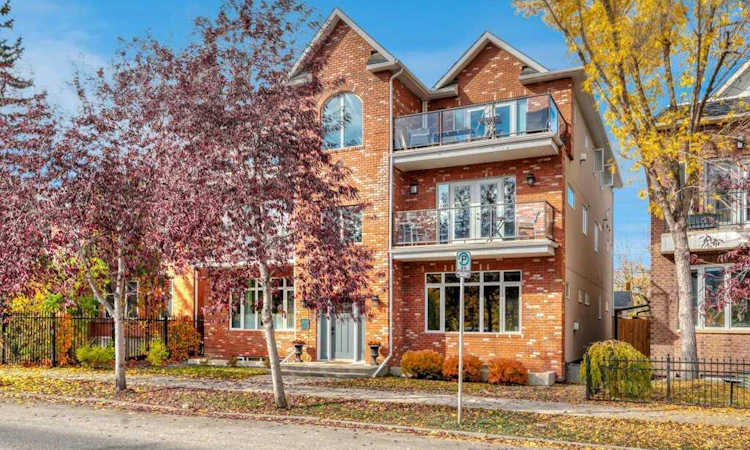 202-814 Memorial Drive NW