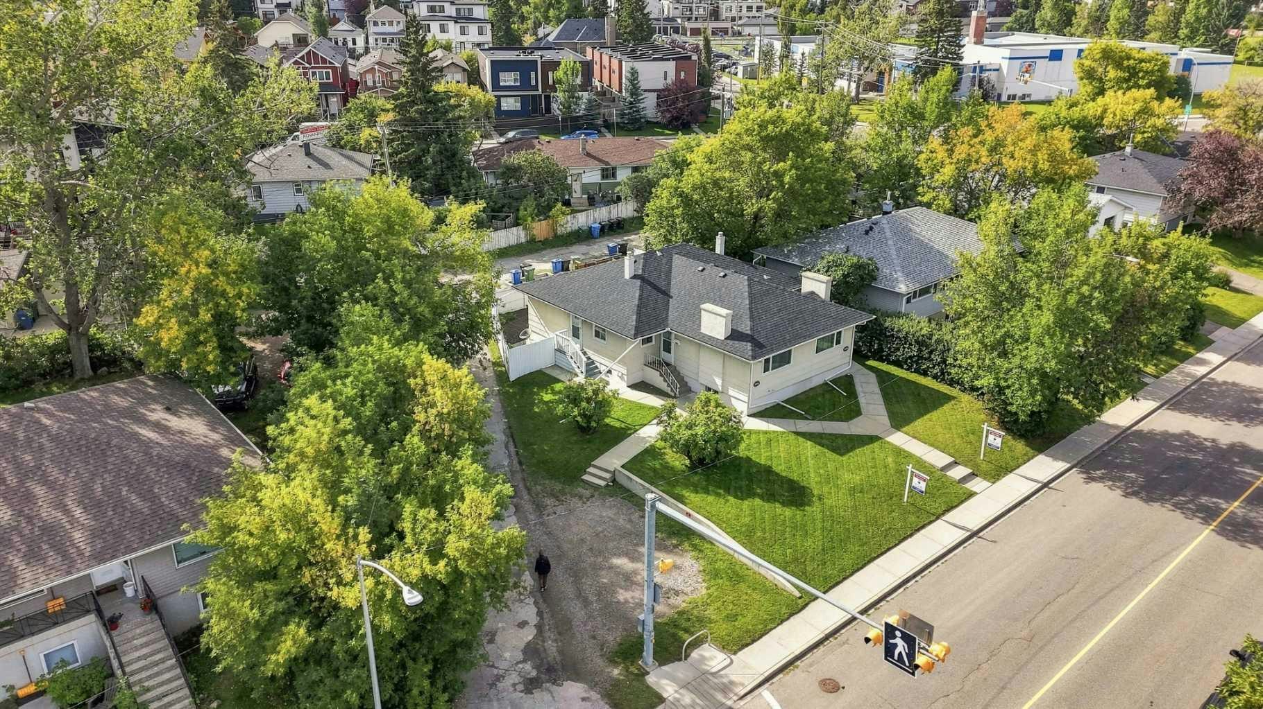 2404 & 2406 Richmond Road SW, Calgary, AB, T2T 5E4