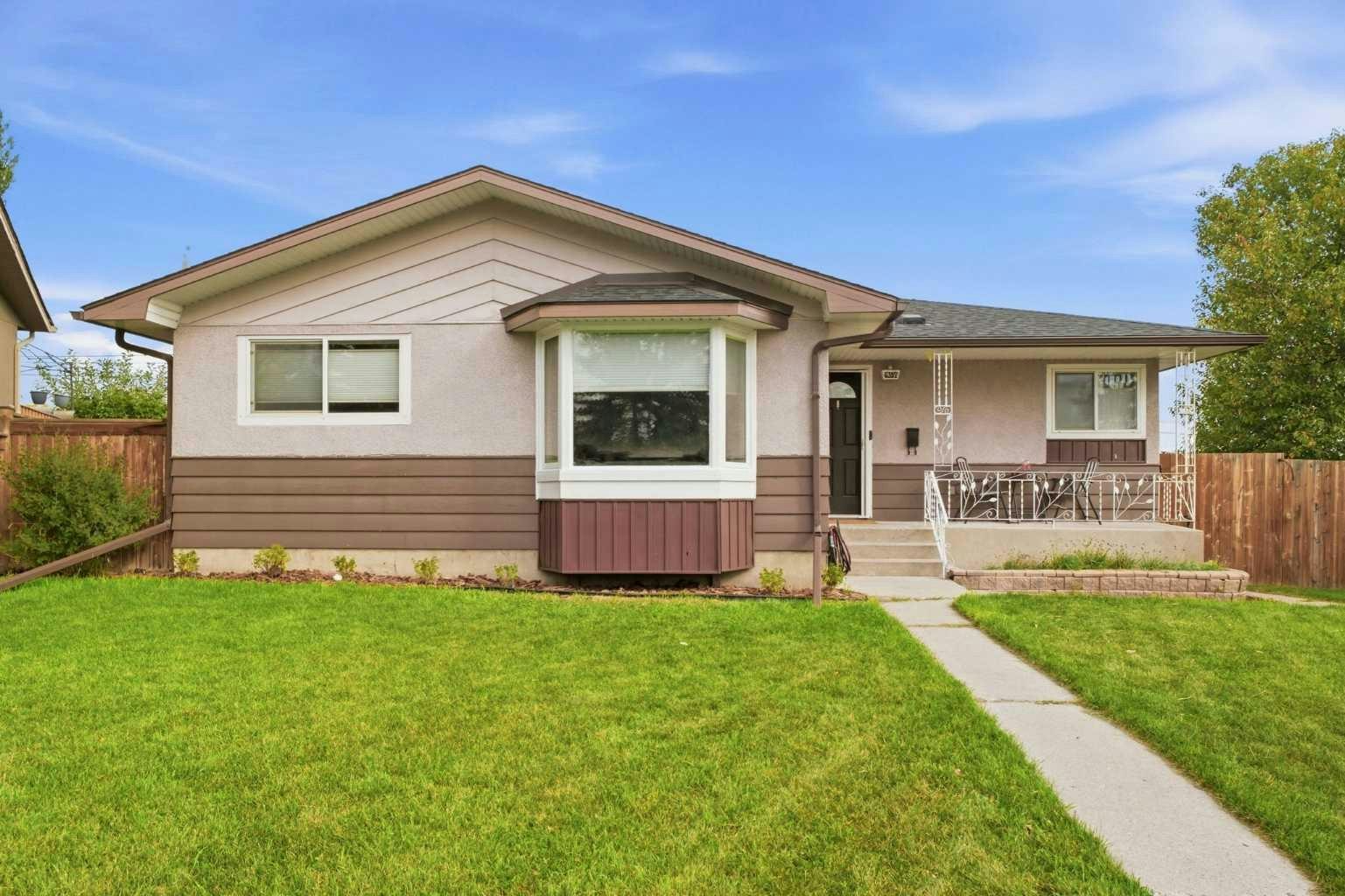 6352 Travois Crescent NW, Calgary, AB, T2K 3S7