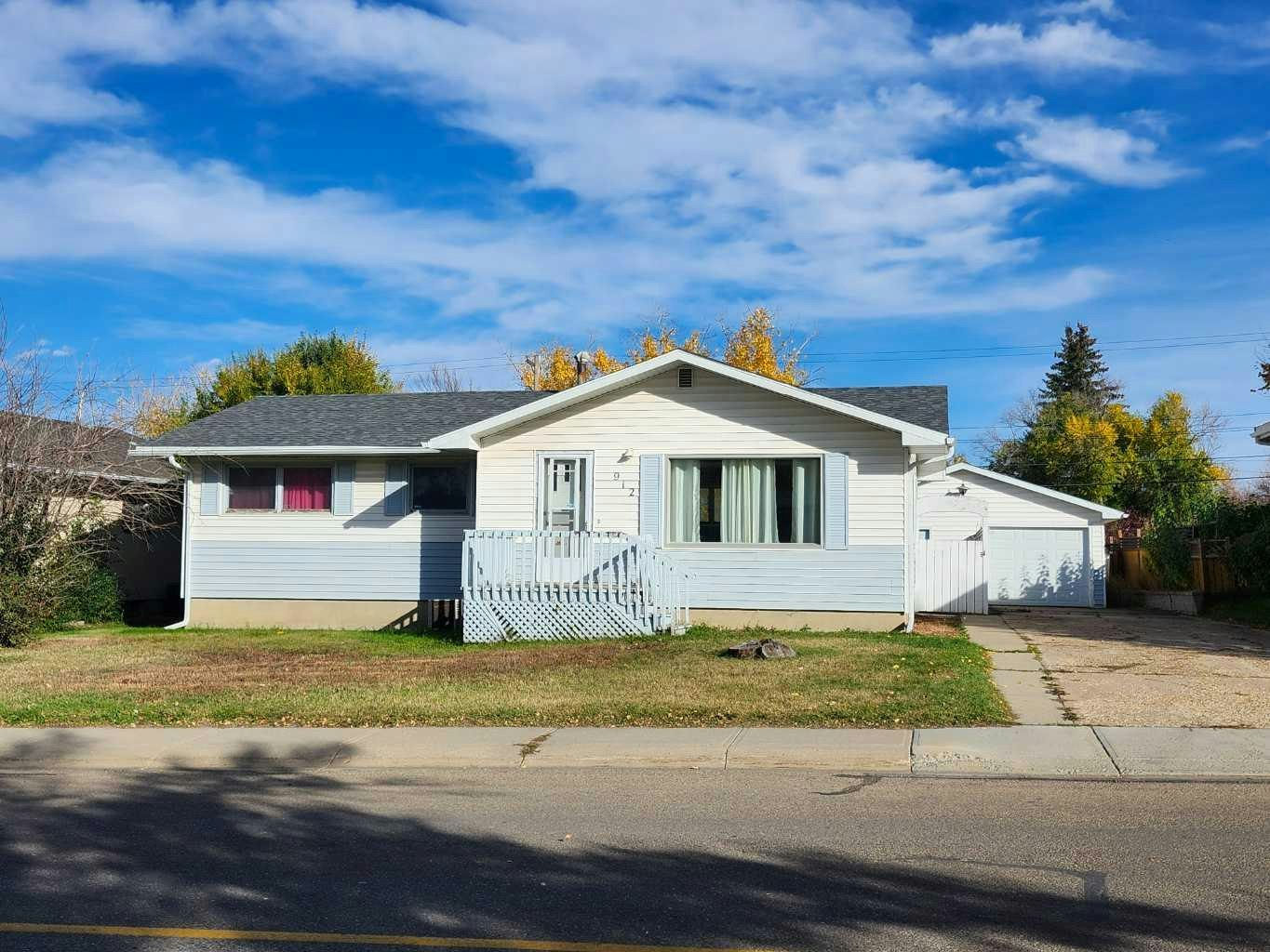 912 11 Street SE, Drumheller, AB, T0J 0Y7