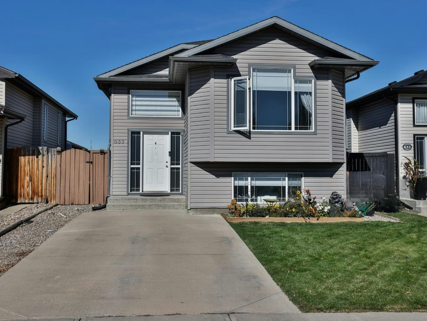 635 Aberdeen Crescent W, Lethbridge, AB, T1J 5A9
