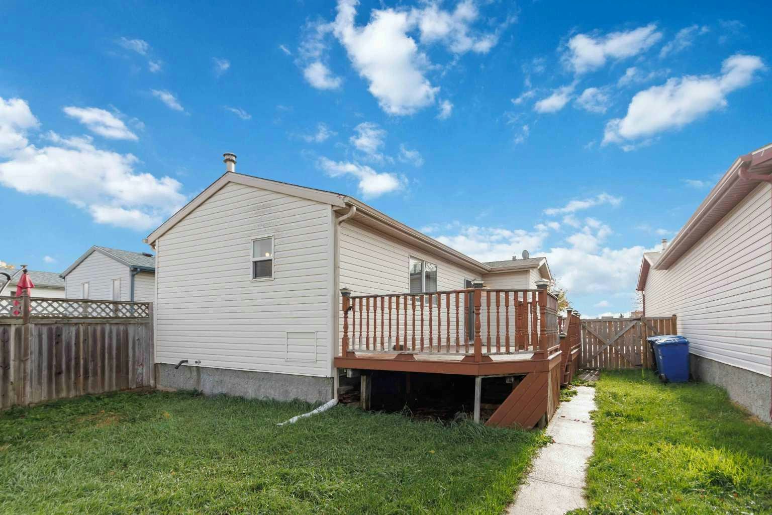 201 Black Bear Crescent, Fort Mcmurray, AB, T9K 2J5