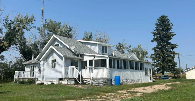 225074 583 Highway, Rural Kneehill County, AB, T0M 2A0 - 2