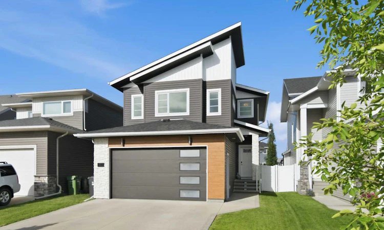 61 Lindman Avenue