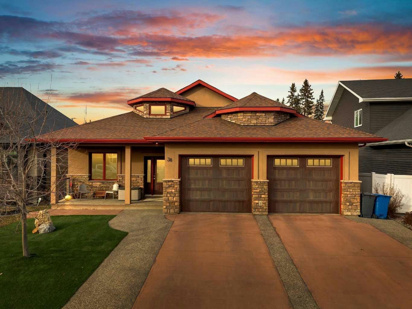 38 Grove Close, Red Deer, AB, T4P 0P4