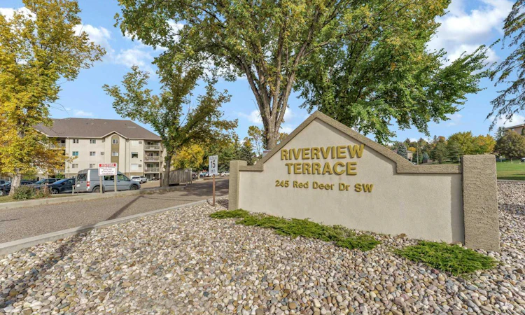 104-245 Red Deer Drive SW