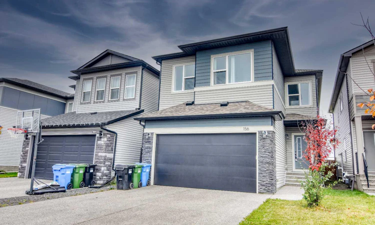 156 Savanna Way NE
