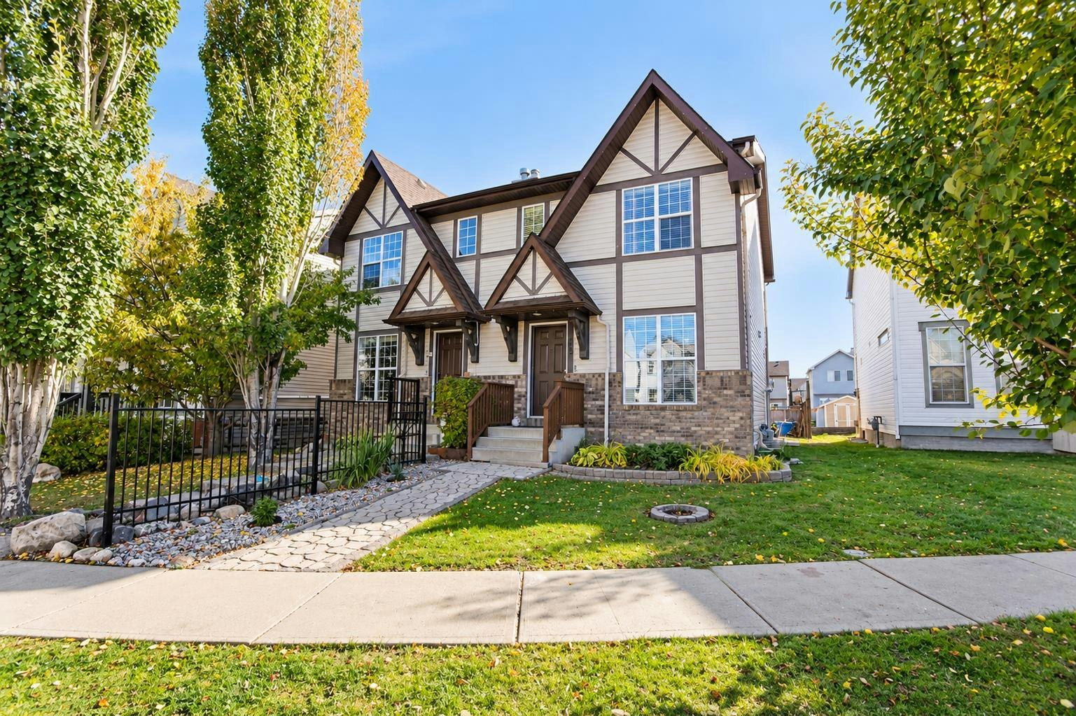 29 Elgin Mews SE, Calgary, AB, T2Z 4J9