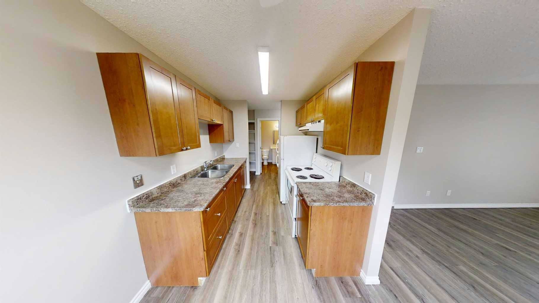 21-10028 105 Avenue, Grande Prairie, AB, T8V 1H1 - 5