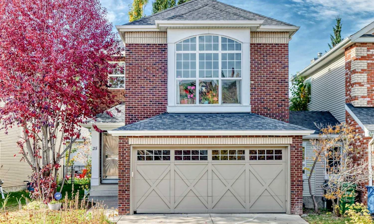25 Discovery Ridge Hill SW