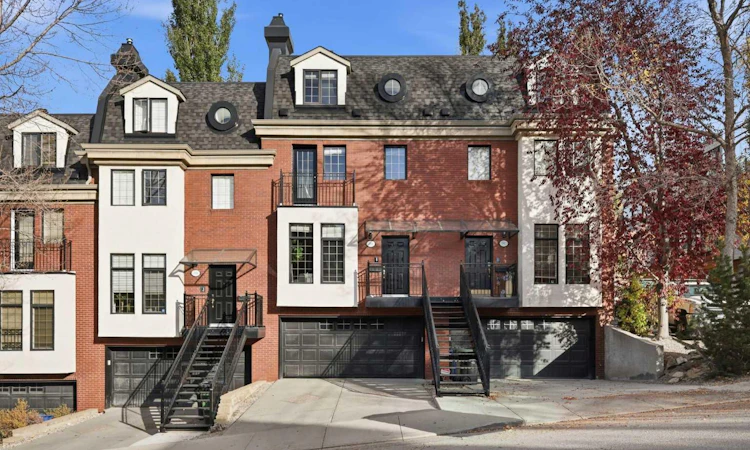 1908 10a Street SW