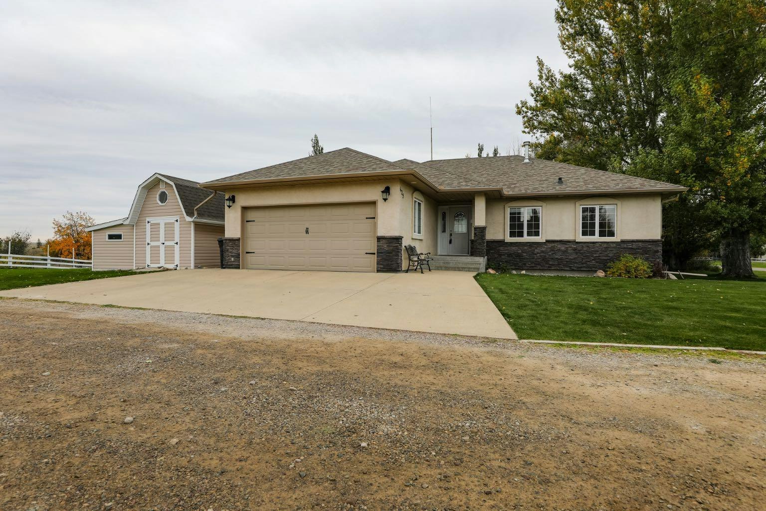 429 S 2 Street W, Magrath, AB, T0K 1J0