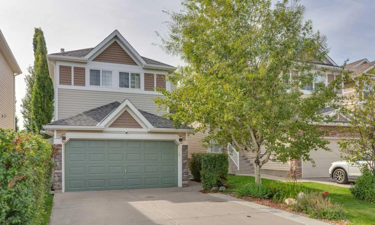 242 Cougar Plateau Mews SW