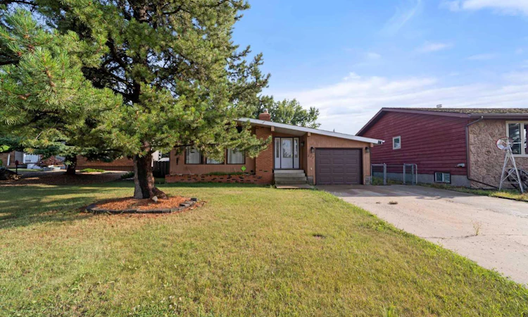 572 West Crescent