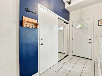 71 Hawkhill Way NW - 2