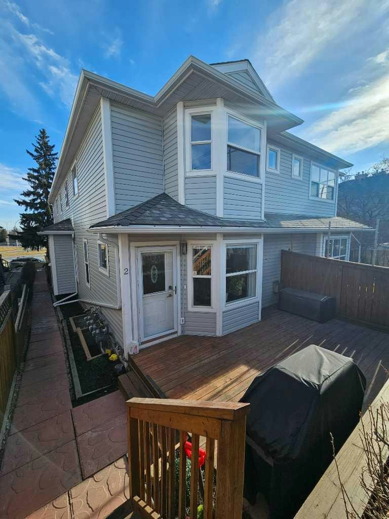 2-2013 24 Street SW, Calgary, AB, T3E 1T1