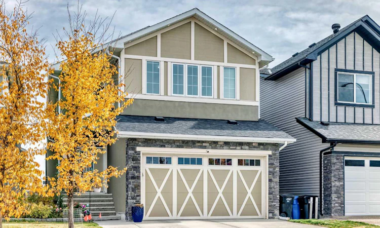 260 Corner Meadows Manor NE