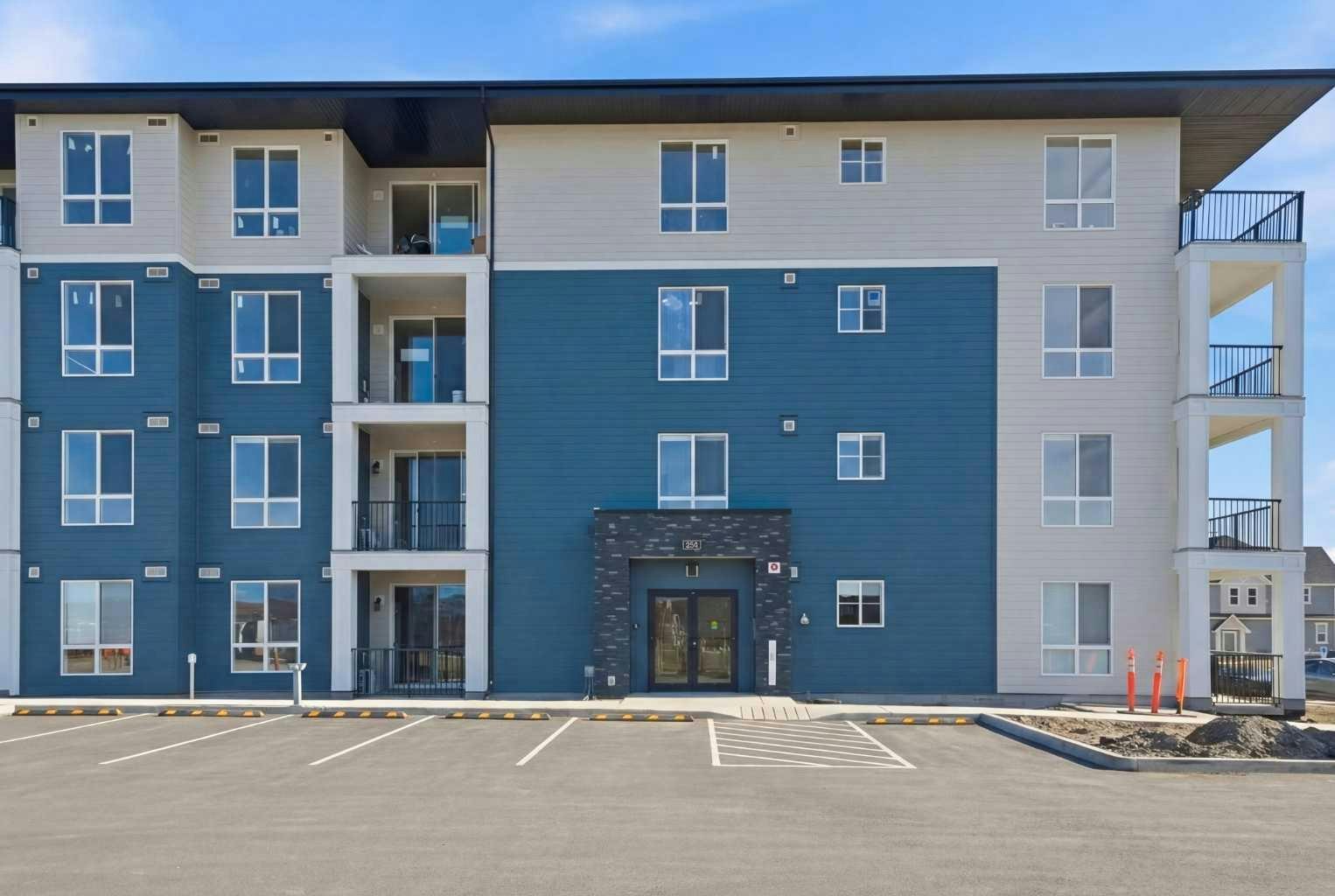 1105-47 Creekview Gardens SW, Calgary, AB, T2X 4Y1