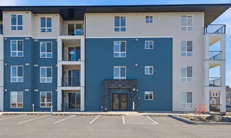 1105-47 Creekview Gardens SW