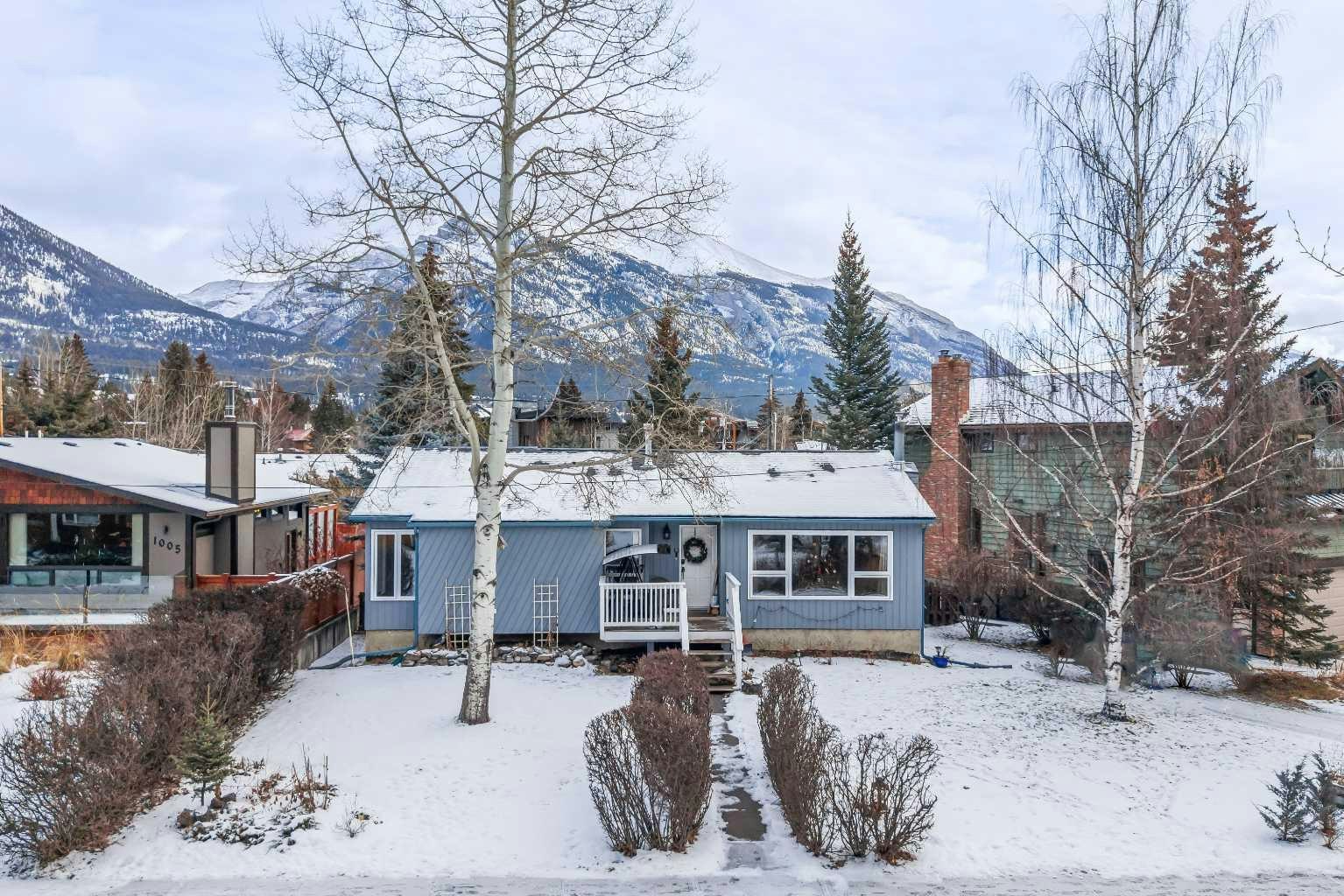 1001 9th Avenue, Canmore, AB, T1W 1Z5