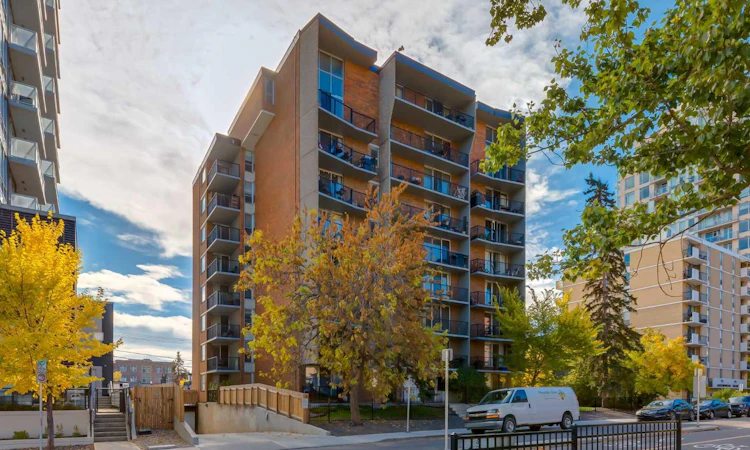 303-715 15 Avenue SW