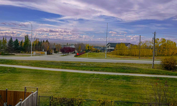 13 Tuscany Ridge Mews NW