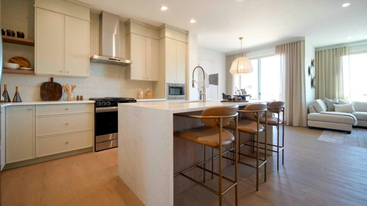 197 Lucas Heath NW, Calgary, AB, T3P 2Y6