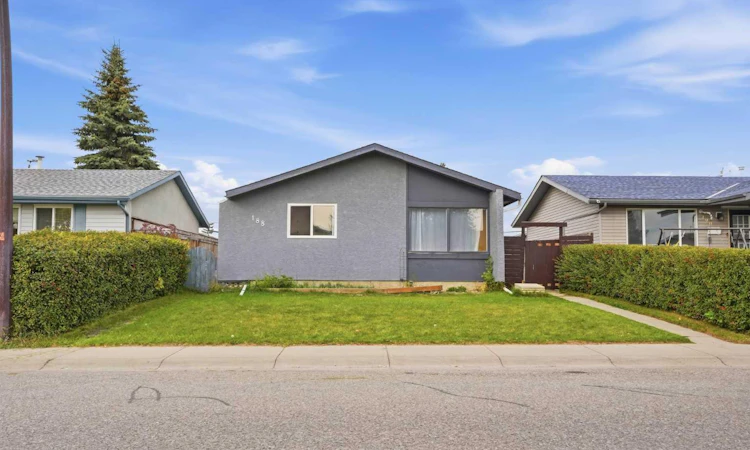 188 Maitland Drive NE