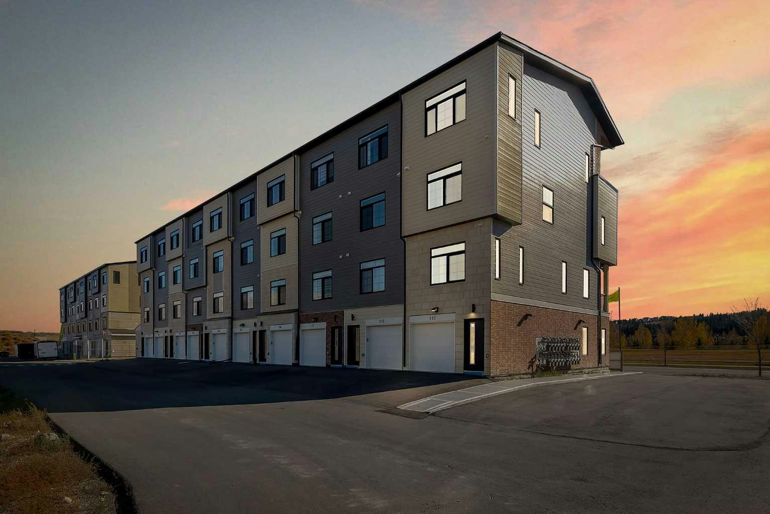 111-156 Park Street, Cochrane, AB, T4C 3H3