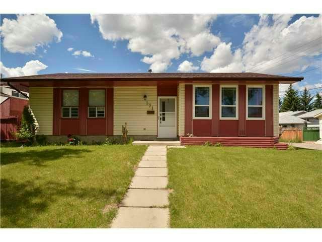 371 Whiteview Road NE, Calgary, AB, T1Y 1P7 1