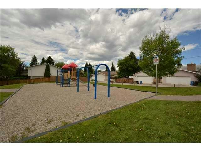 371 Whiteview Road NE, Calgary, AB, T1Y 1P7 4
