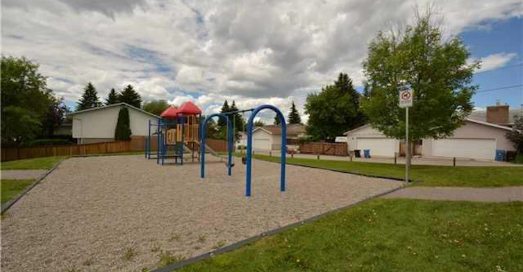 371 Whiteview Road NE, Calgary, AB, T1Y 1P7 - 4