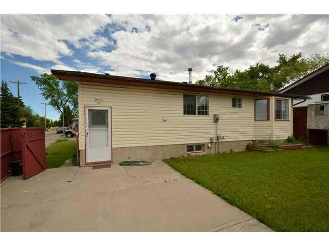 371 Whiteview Road NE, Calgary, AB, T1Y 1P7 - 8