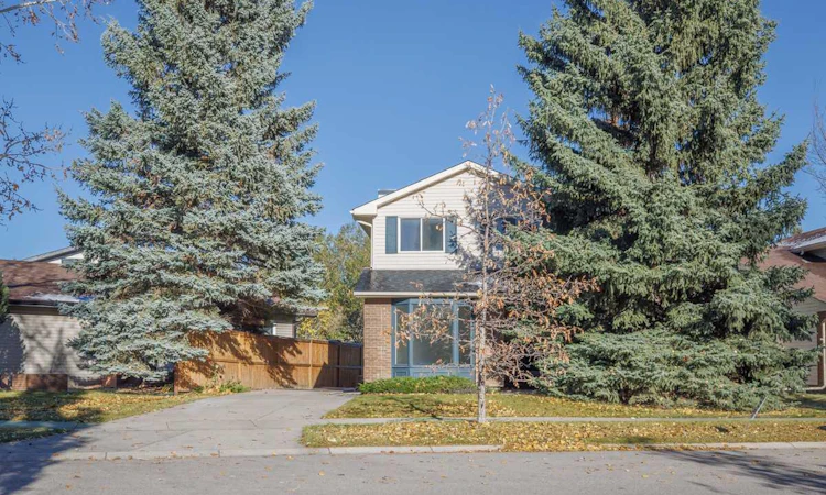 383 Woodfield Road SW