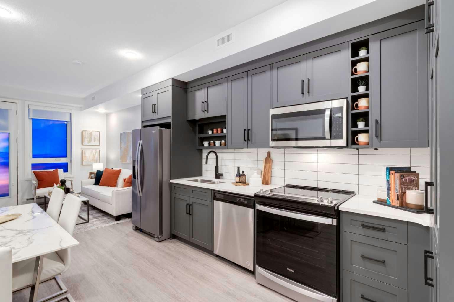 404-3107 Warren Street NW, Calgary, AB, T3B 6N7