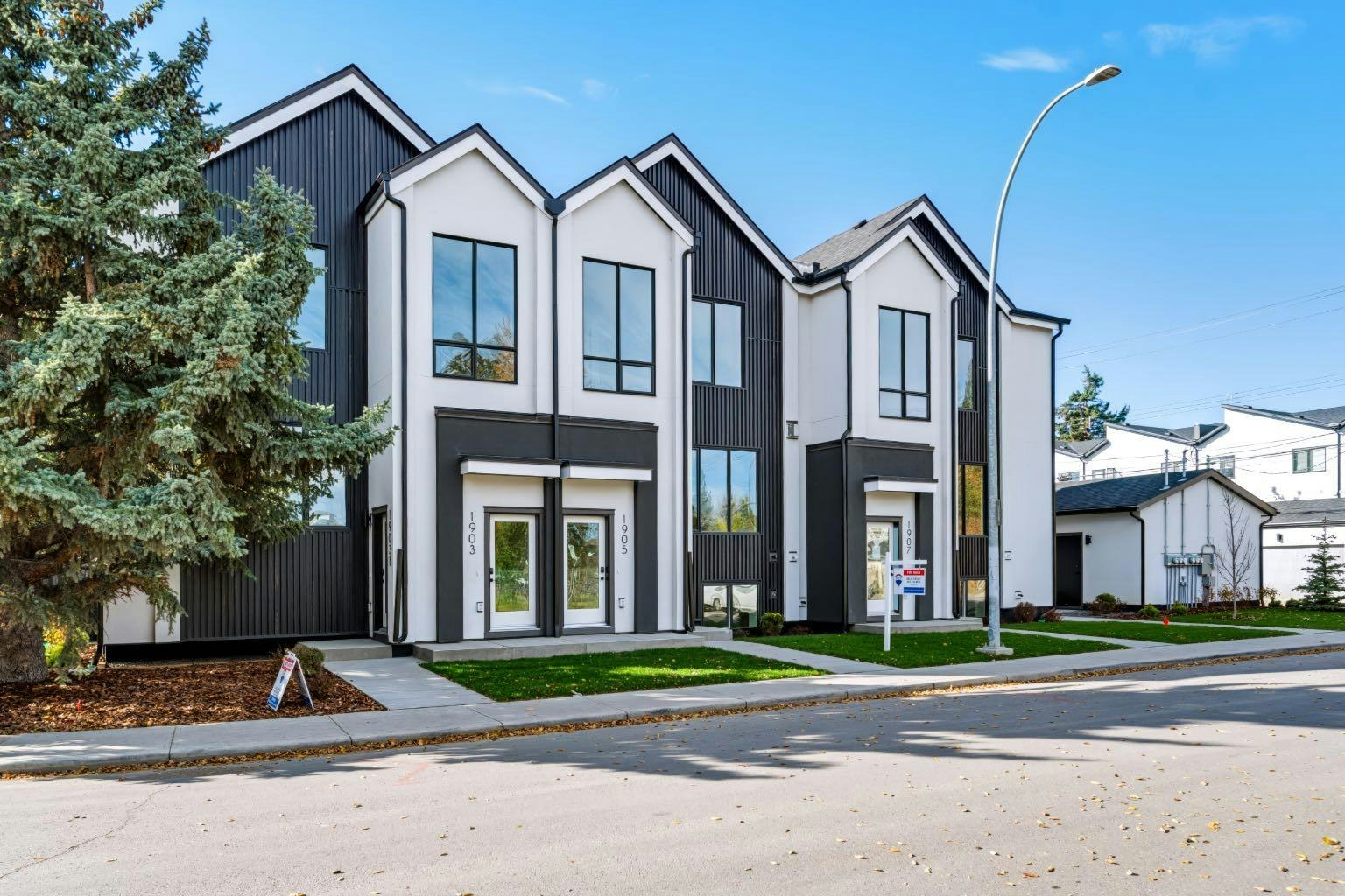 1905-1905B 17 Street NW, Calgary, AB, T2M 5B4