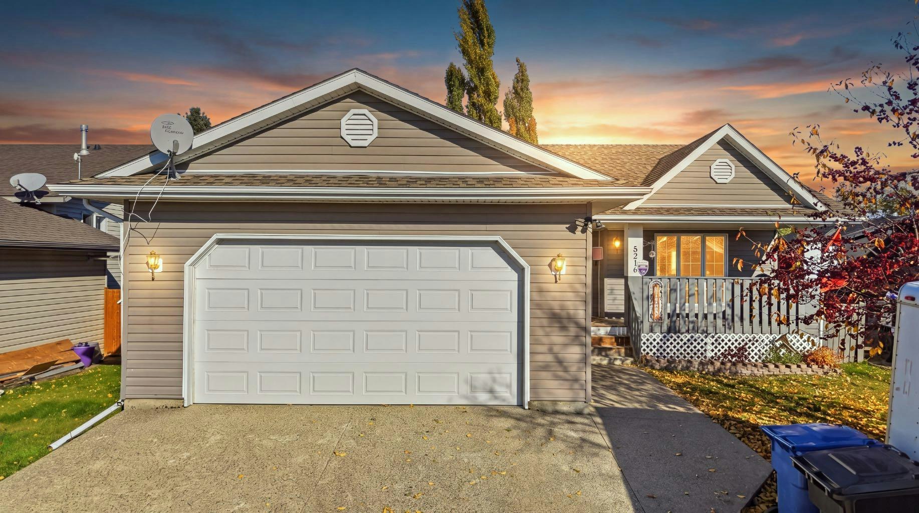 5216 55 Avenue, Eckville, AB, T0M 0X0